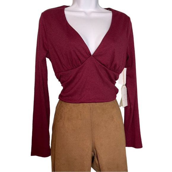 Love & Piece Cropped Top with Long Sleeves and Cut Out Back - Picture 1 of 4